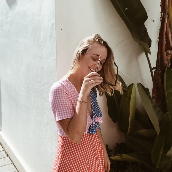 Meet your Posher, Alissa - Picture 3 of 3